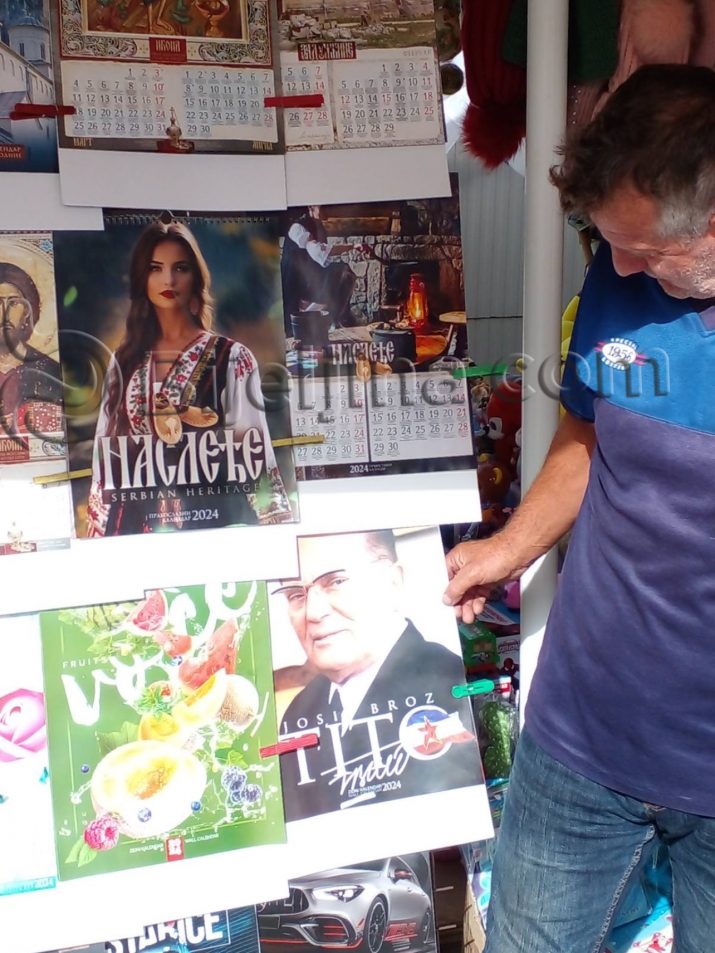_za_tita_se_stranci_posebno_interesuju__zoran___uri____prodavac_suvenira_i_zidnih_kalendara140.jpeg