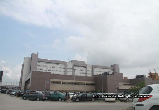 Transportovana u UKC: Poznato stanje žene koju je jutros udario automobil u Banjaluci