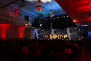 FESTIVALSKA ATMOSFERA