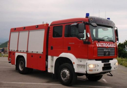 Bijeljina: Požar ugašen, eksplodirale bombe na tavanu kuće?