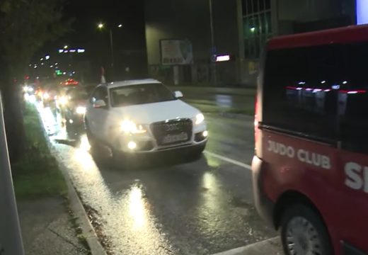 U ČAST ŠAMPIONA: Slavlje na ulicama Istočnog Sarajeva nakon zlata Nemanje Majdova (Foto, Video)