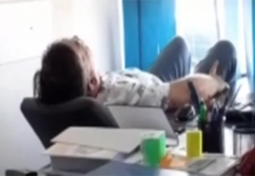 Zgareb: Hrvat spavao na poslu, otpušten pa dobio Ministarstvo na sudu