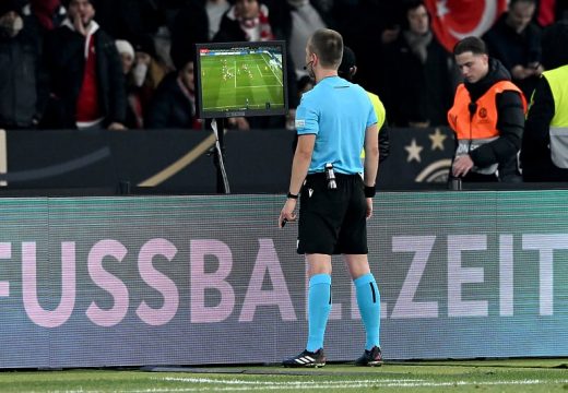 VAR tehnologija želi unijeti velike promjene: Evo šta bi sudije mogle provjeravati u budućnosti