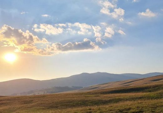 Vremenska prognoza: Pretežno oblačno i sunčano, ponegdje kiša