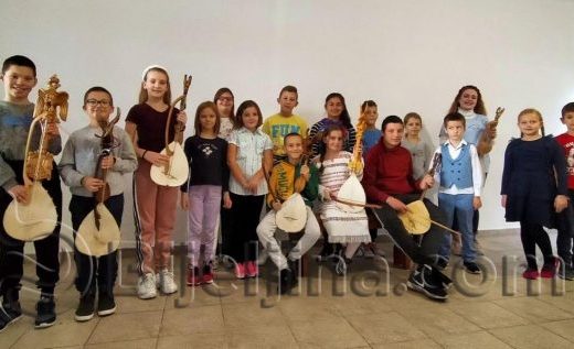 Puno zainteresovanih za školu gusala: Udruženje za očuvanje kulturne baštine “Bogojavljenska noć”