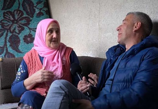 “Djeca mu nisu dala da se ženi, pa smo ostali prijatelji”: Dada zakoračila u 8. deceniju, ali još uvijek ima “mušterije” za brak (Video)