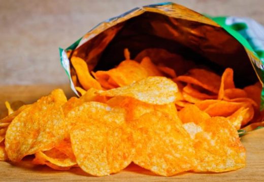 Drastične mjere!: Dječak preminuo, dvije djevojčice u bolnici, povučen čips sa tržišta