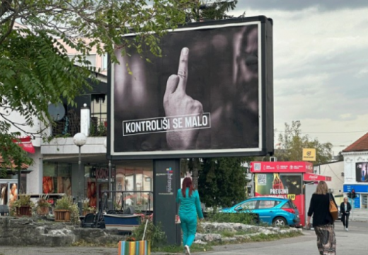 Kome srednji prst i od koga? Neobični bilbordi osvanuli u Banjaluci (Foto)