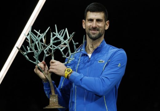 Obratio se na francuskom: Zbog moćnih riječi Đokovića aplaudirala cijela hala (Foto, Video)