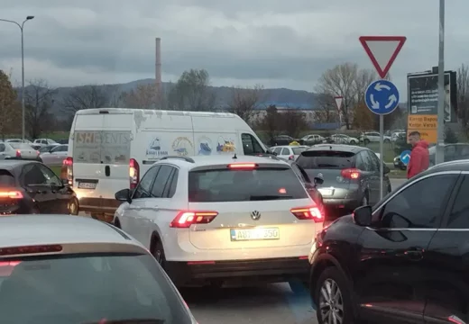 Saobraćajni kolaps u Banjaluci: “Crni petak” krivac za dva sudara kod Delte