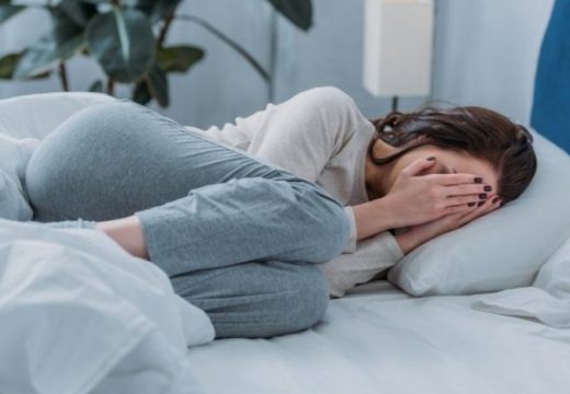 Stručnjaci kažu da je ovo razlog: Milioni žena se svake noći bude u isto vrijeme