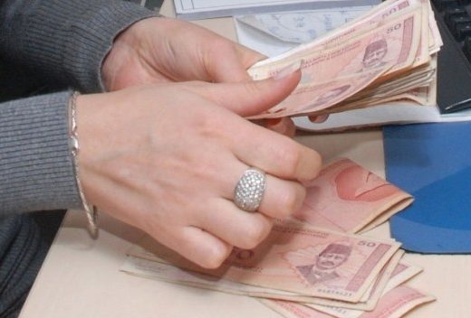 Treći put u godini dana: Banka opet povećala kamatu na kredit, Banjalučanka očajna