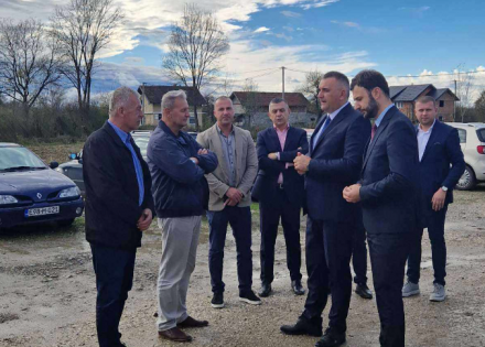 Prijedor: Minić obišao i farmu Jusufa Arifagića u Trnopolju