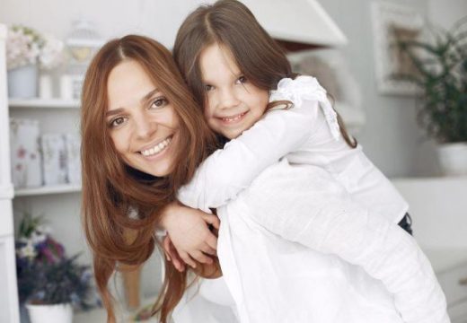 Psiholozi tvrde da ova pitanja nije dobro postavljati: Nemojte pitati dijete kako mu je bilo u školi