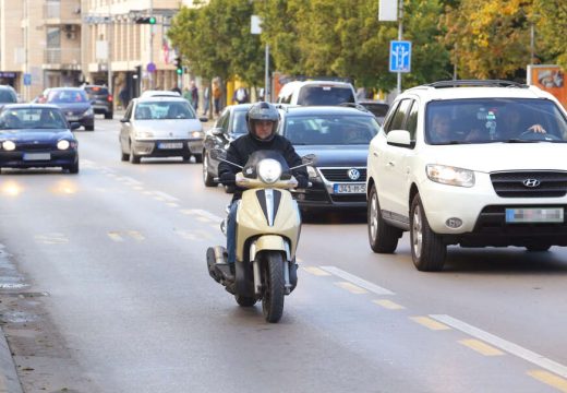 Moguća poledica:  Kolovozi pretežno suvi, a ove dionice su zatvorene za saobraćaj