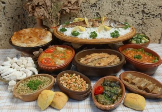 Vrijeme kada mijenjamo sebe: Nutricionistkinja preporučila koju hranu treba da jedemo tokom posta, a šta treba da zaboravimo