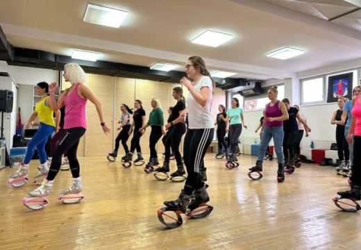 Svjetski fitness trend stigao i do nas: Fitness trening “Kangoo jumps” održan u Bijeljini i Brčkom (Foto, Video)
