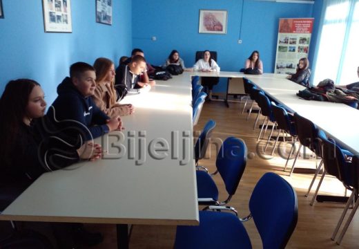 Ogledni program fakultativne nastave: Nakon uvođenja predmeta “Humanost i bezbjednost” u Ekonomskoj školi u Bijeljini