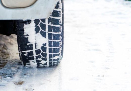 Vozači, oprez: Kolovozi klizavi, tokom noći moguća poledica