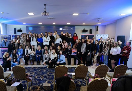 „Mladi za bolje medije“:  Niko se ne smije plašiti da kaže ono što misli-slobodni mediji za društvo bez straha