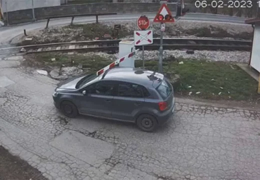 Na putnim prelazima 34 vanredna dogaćaja: Jedna osoba poginula, šteta veća od 7.000 KM