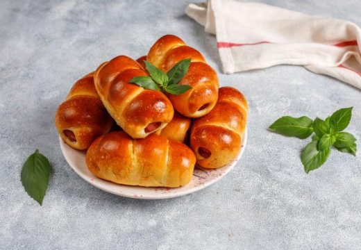 Lako i brzo: Ove rol viršlice sa senfom i kačkavaljem će vas oduševiti