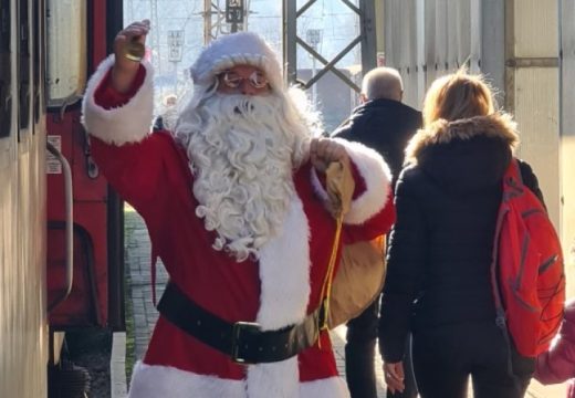 Tradicija ŽRS: “Novogodišnji voz” i podjela paketića za mališane