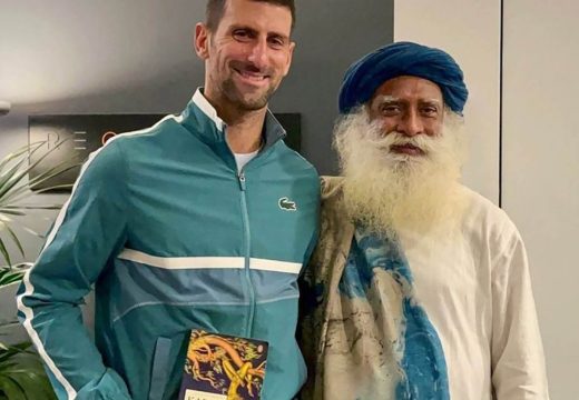 Novaka sačekao misteriozni guru: Iz Indije doletio pravo u Melburn, samo zbog Đokovića! (Foto)