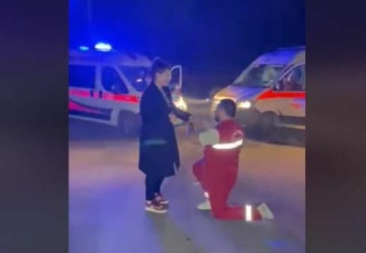 Romantika nije umrla: O novogodišnjoj vjeridbi u Brodu priča region (Video)