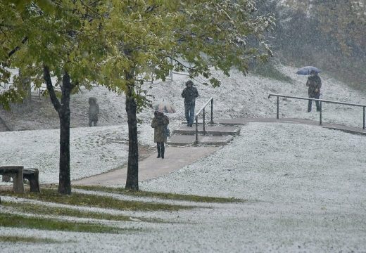Zima pokazuje zube: Tokom dana nagla promjena vremena, zahlađenje i snijeg
