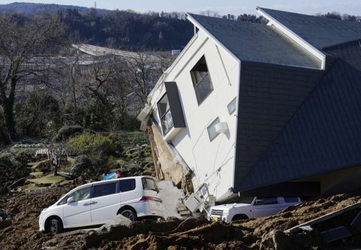 Broj mrtvih u Japanu raste: Najmanje 64 osobe poginule, tlo ne prestaje da se trese, postoji opasnost od klizišta