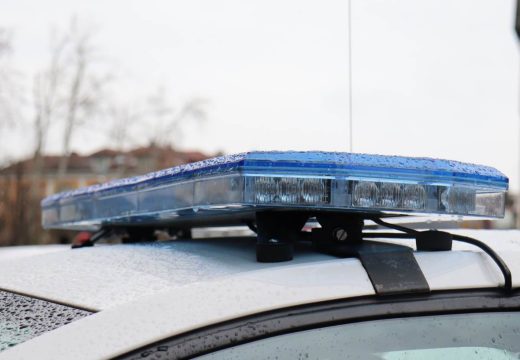 Tragedija kod Doboja: Maloljetnik poginuo u slijetanju automobila