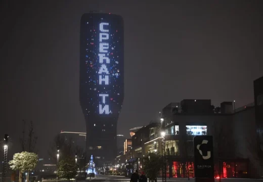 Čestitka sa Kule Beograd: “Srećan ti rođendan Republiko Srpska” (Video)