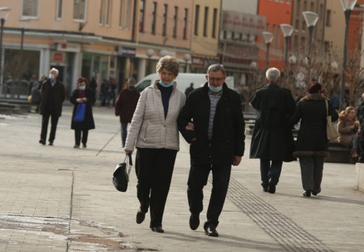 MASKE NIKO NE NOSI: Mješavina tri virusa napravila pometnju u domovima zdravlja, čekaonice prepune