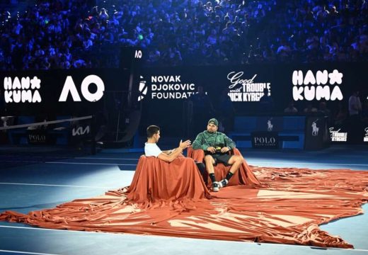 ODLIČNA ZABAVA U MELBURNU:Kirjos na nevjerovatan način odgovorio Đokoviću na poljubac