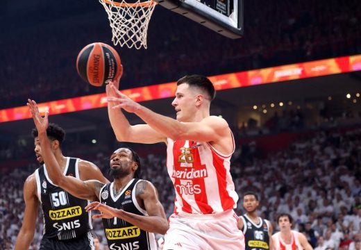 Crvena zvezda je opet u igri! Ovako stoje stvari: Približila se Partizanu i plej-inu, ovu šansu mora da iskoristi