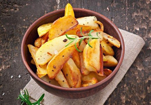 Magičan ukus kom ne možete odoljeti: Hrskavi zapečeni krompir sa medom