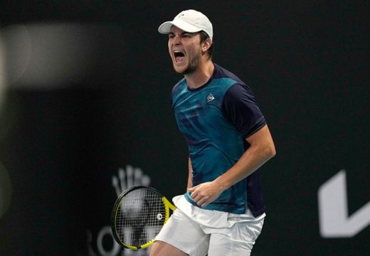 Žestokom borbom došao do pobjede: Kecmanović preokretom do drugog kola Australijan opena