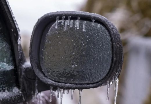 Dočekala vas je zaleđena brava na automobilu?: Odledite je brzo i jednostavno uz ove trikove