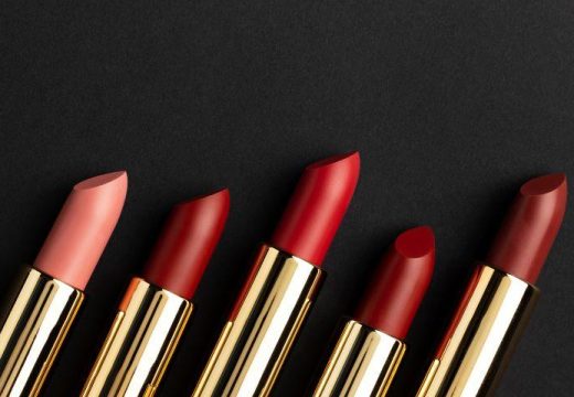 Zamjenjuju sjajeve: Mat ruževi se vraćaju u modu