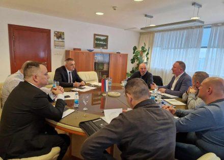 Ministarstvo poljoprivrede: Minić održao sastanak sa predstavnicima Udruženja mljekara RS