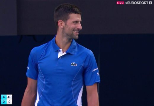 Novak sa pet riječi “spustio” navijača:  Đoković nasmijao cijeli stadion!