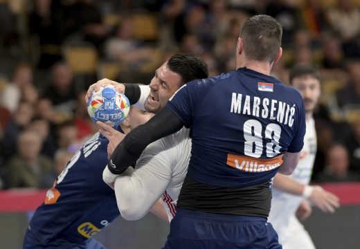 Poluvrijeme: Srbija sa minimalnim zaostatkom protiv Crne Gore