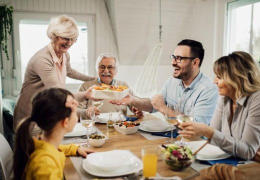 Da ne bude svima neprijatno: Pitanja koja ne treba da postavljate na Božić