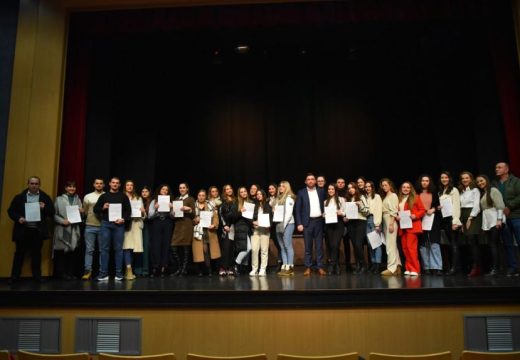 Bijeljina: Izdvojena rekordna sredstva za stipendiranje (Video)