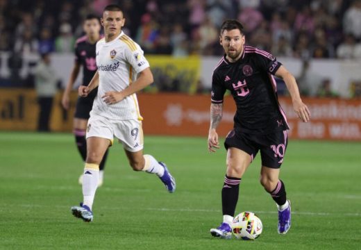 VELIKAN DO VELIKANA: Bijeljinac nakon gola postavio sliku sa Mesijem, pa odao počast Đokoviću i Divcu (Foto)