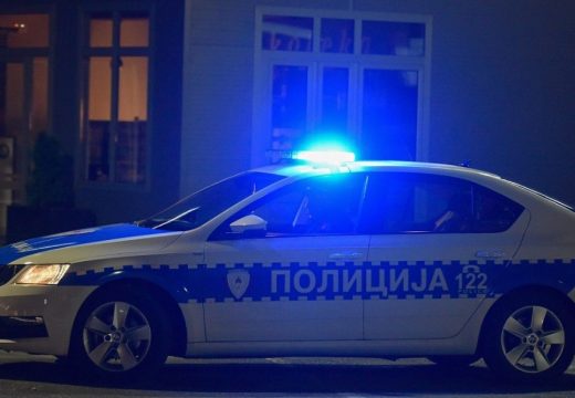 Vandalizam u sred noći: Policija traga za osobama koje su oštetile dva automobila i izlog kafića