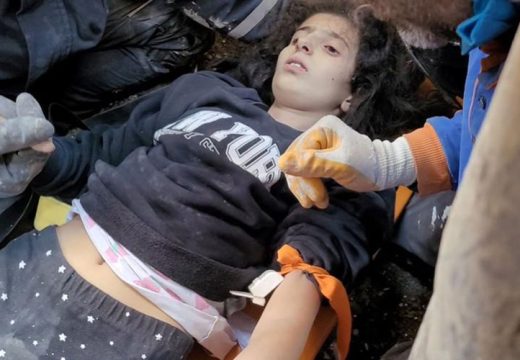 Iz ruševina je izvukli spasioci iz Bijeljine: Uskoro susret sa timom za spasavanje