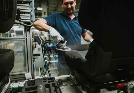 Zavod za statistiku: Pad BDP-a u industriji, a rast u oblastima finansija, informacija i administracije