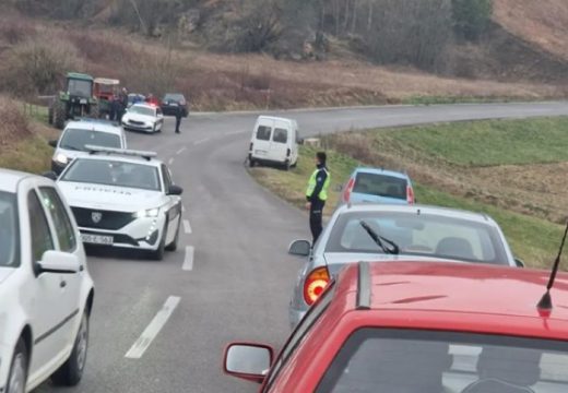 Policija po dojavi odmah izašla na teren: Migranti uhvaćeni dok su se vozili traktorima po BiH